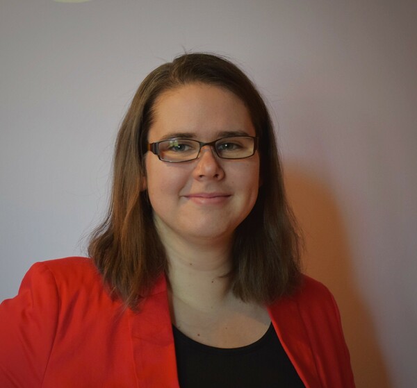 Konrád Naomi (angol, német)